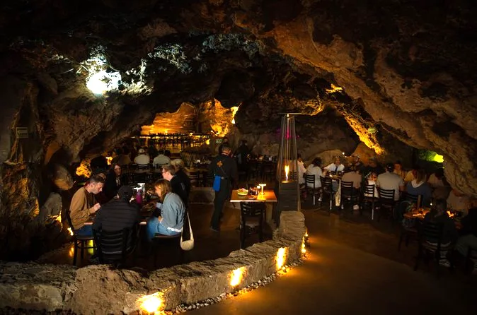 Vol en montgolfière, petit-déjeuner dans une grotte et pyramides