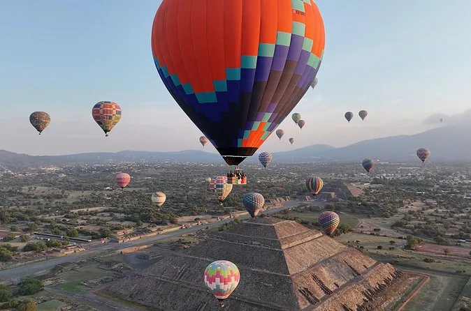Vol en montgolfière, petit-déjeuner dans une grotte et prise en charge à CDMX